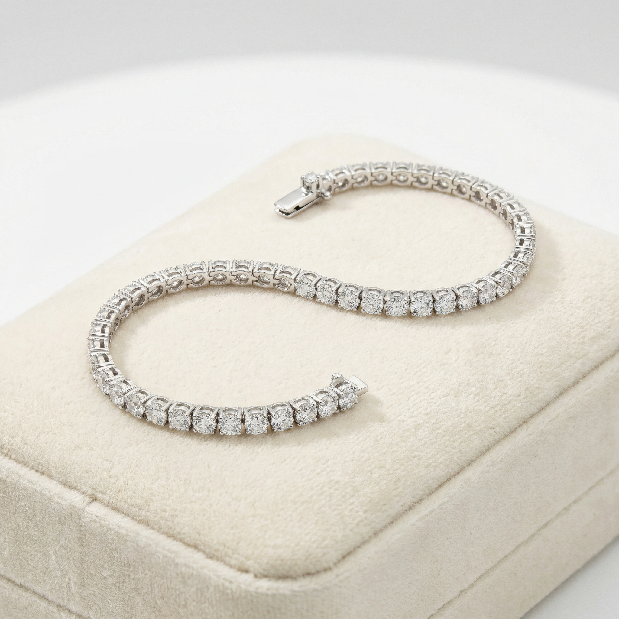 Diamond Solitaire Nose Pin